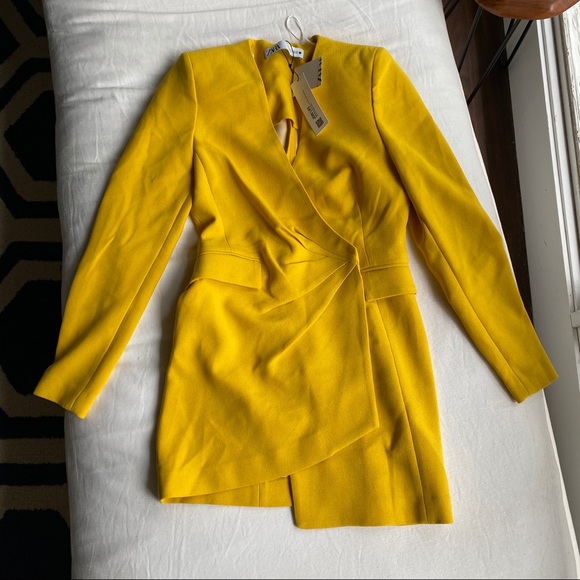 🥂 ZARA YELLOW SQUARE SHOULDER LONG SLEEVE ASYMMETRICAL MINI DRESS! - Picture 6 of 13